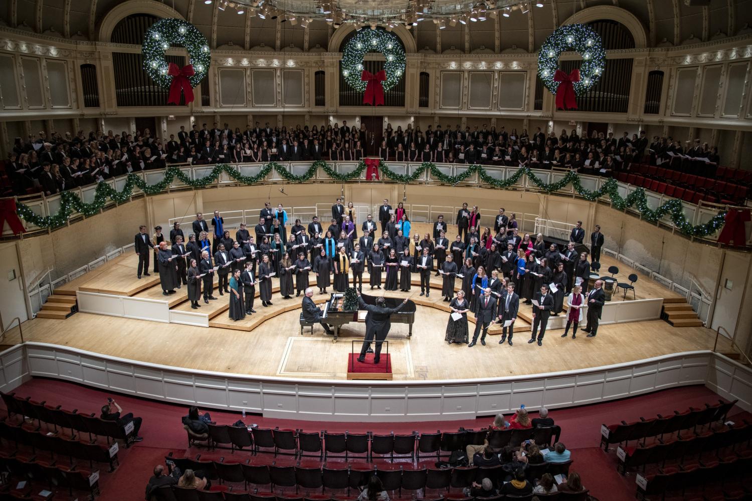 The <a href='http://1537fv4.web-sitemap.bellezhang.com'>全球十大赌钱排行app</a> Choir performs in the Chicago Symphony Hall.